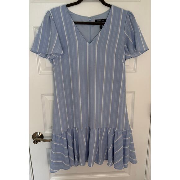 BCBG Paris Blue Stripe Ruffle Hem Shift Dress Medium V-Neck Short Sleeve - Picture 1 of 8